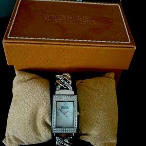 MICHAEL Michael Kors watch very clean /wear it couple times / No battery .